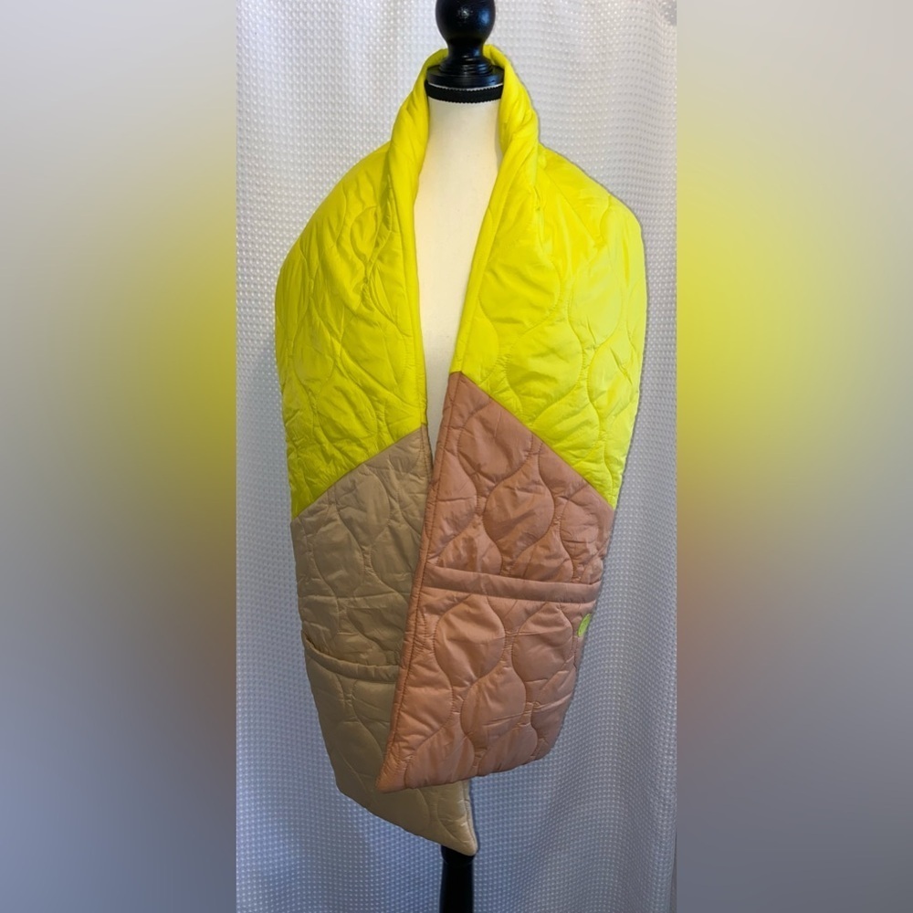 STEVE MADDEN Yellow and Peach Puffer Scarf - Picture 2 of 9